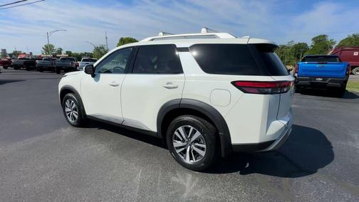 Pearl White Tricoat 2023 Nissan Pathfinder SL 4WD