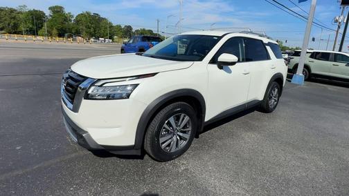 Pearl White Tricoat 2023 Nissan Pathfinder SL 4WD