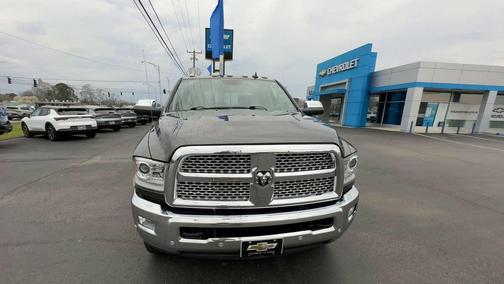 2018 RAM 2500 Laramie Crew Cab 4x4 6'4' Box