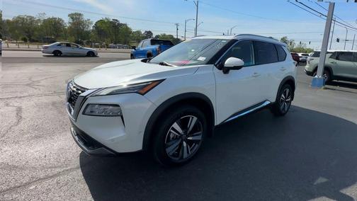 Pearl White Tricoat 2023 Nissan Rogue SL