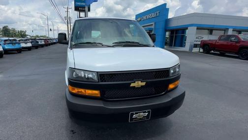 Summit White 2026 Chevrolet Express 2500 LT