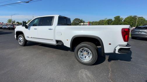Polar White Tricoat 2026 Chevrolet Silverado 3500 High Country