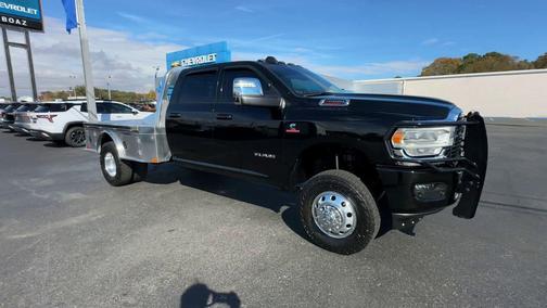 2024 RAM 3500 Laramie Crew Cab 4x4 8' Box