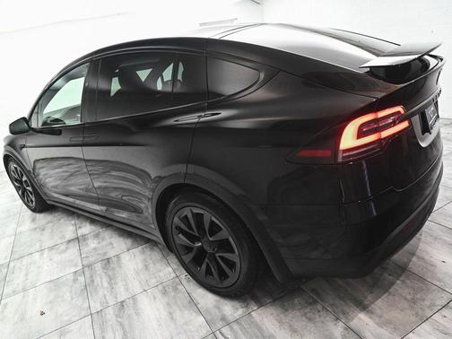 2022 Tesla Model X Base