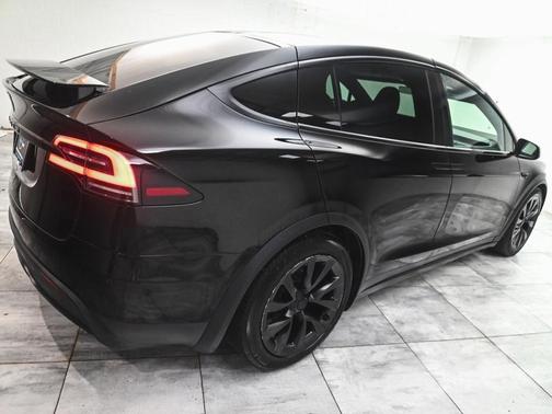 2022 Tesla Model X Base