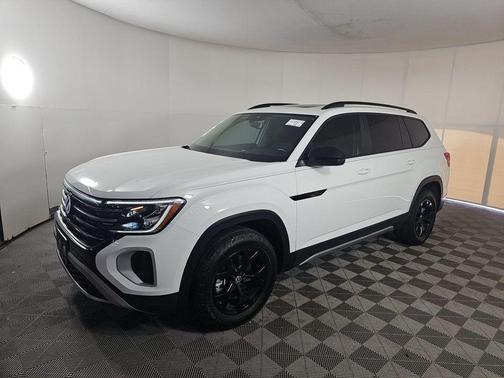 2024 Volkswagen Atlas 2.0T Peak Edition SE w/Technology