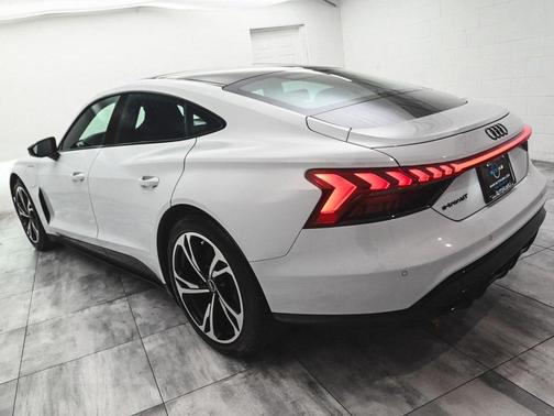 2023 Audi e-tron GT Premium Plus