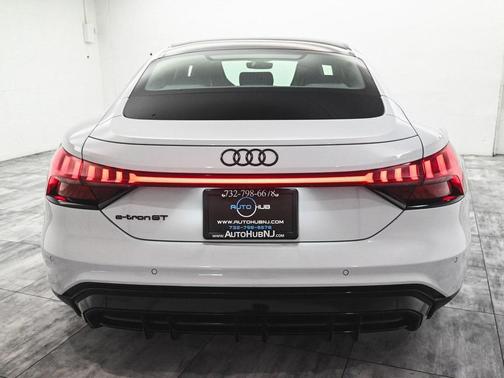 2023 Audi e-tron GT Premium Plus