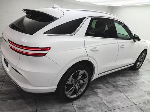 2024 Genesis Electrified GV70 Advanced