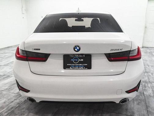 2022 BMW 330 i xDrive