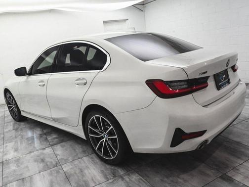 2022 BMW 330 i xDrive