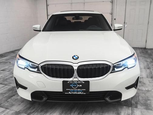 2022 BMW 330 i xDrive