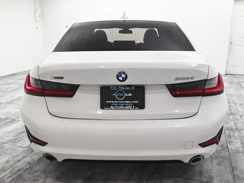 2022 BMW 330 i xDrive