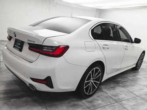 2022 BMW 330 i xDrive