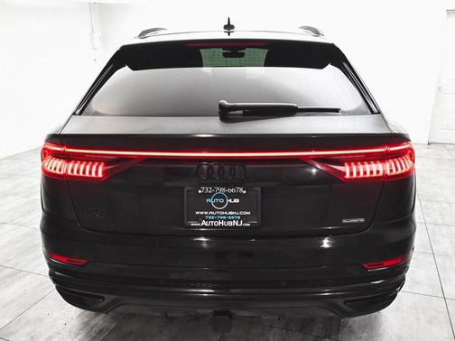 2023 Audi Q8 55 Premium Plus