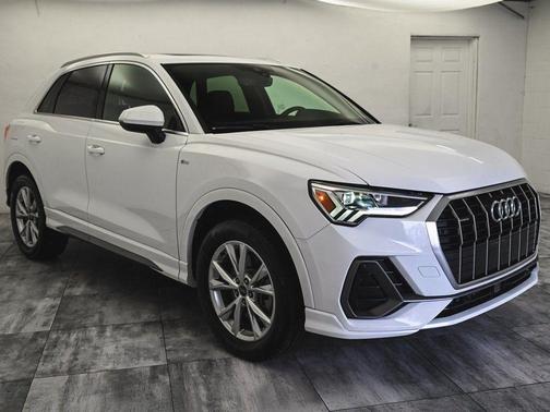 2024 Audi Q3 45 S line Premium