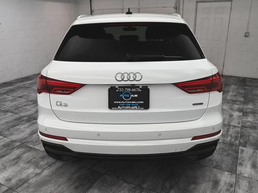 2024 Audi Q3 45 S line Premium