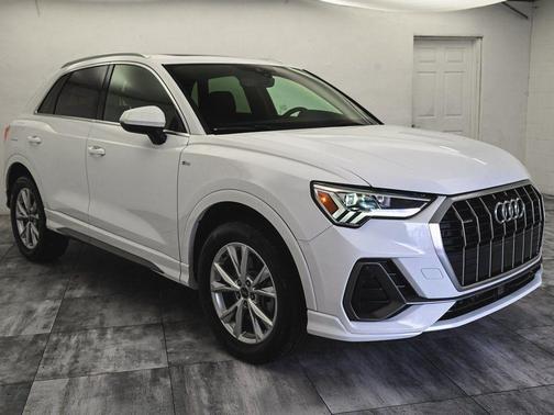 2024 Audi Q3 45 S line Premium