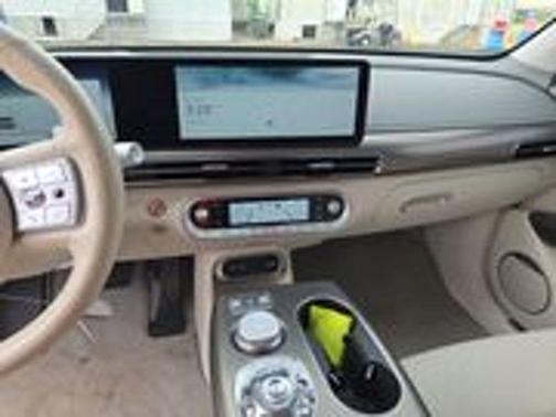2024 Genesis GV60 Advanced