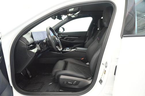 2025 BMW 530 i xDrive