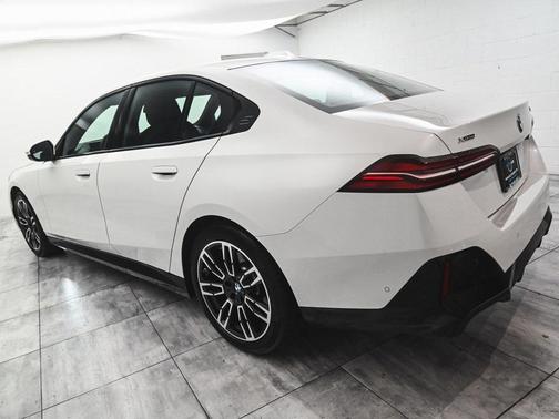 2025 BMW 530 i xDrive