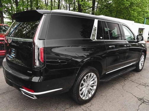 2022 Cadillac Escalade ESV Premium Luxury
