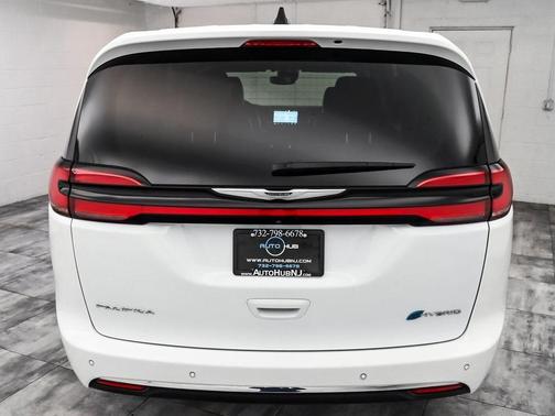 2023 Chrysler Pacifica Hybrid Limited