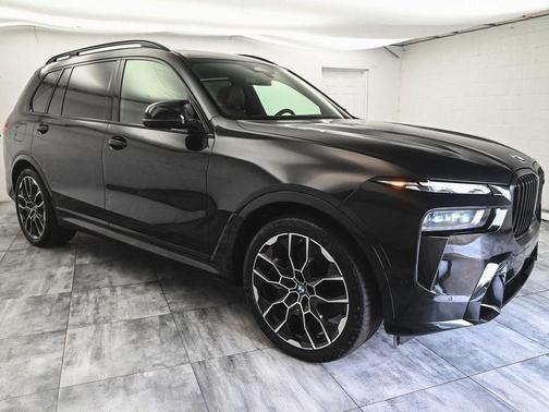 2023 BMW X7 M60i