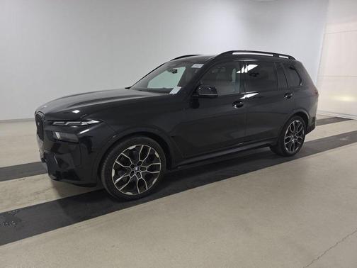 2023 BMW X7 M60i