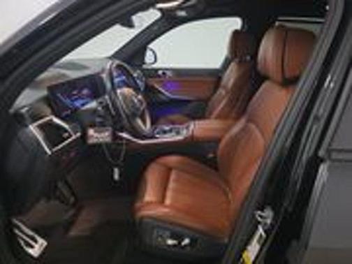 2023 BMW X7 M60i