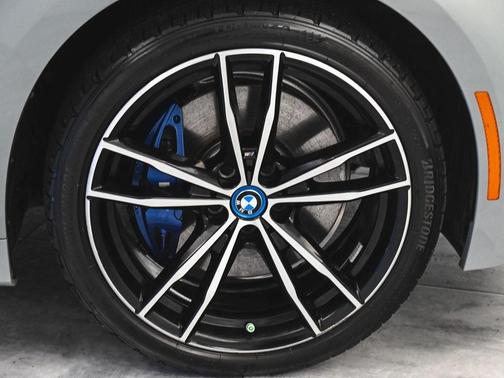 2023 BMW 330e xDrive