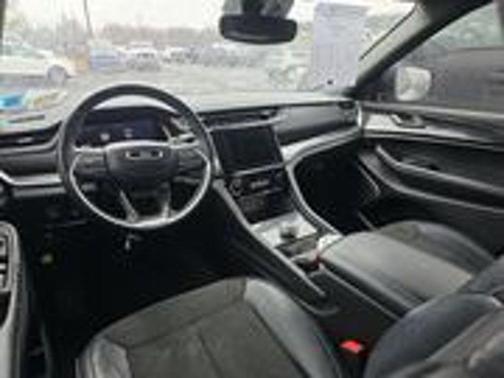 2022 Jeep Grand Cherokee L Laredo