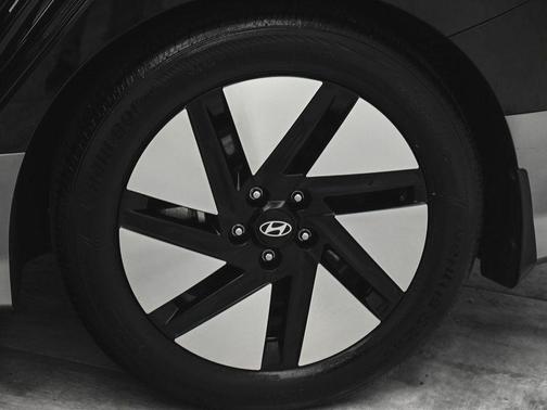 2024 Hyundai IONIQ 6 SE