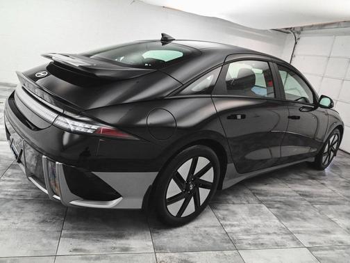 2024 Hyundai IONIQ 6 SE