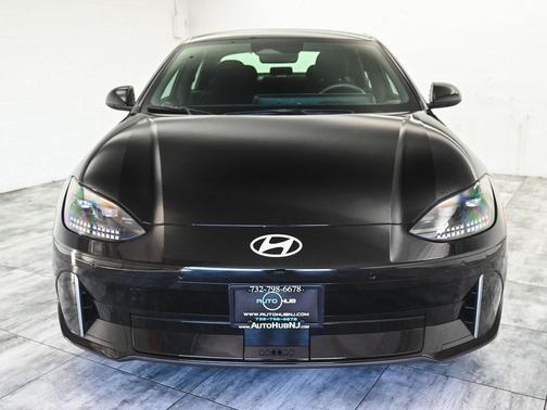 2024 Hyundai IONIQ 6 SE
