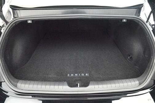 2024 Hyundai IONIQ 6 SE