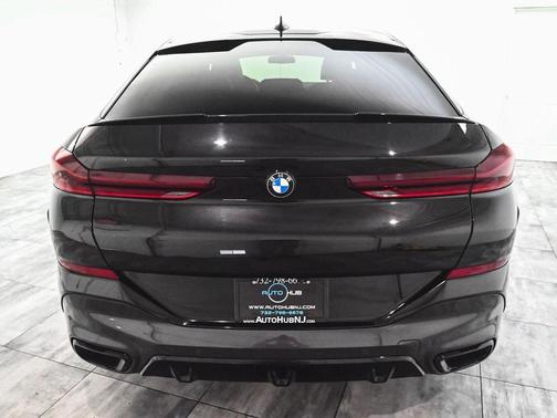 2023 BMW X6 M50i