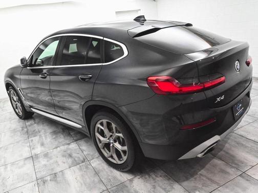 2022 BMW X4 xDrive30i