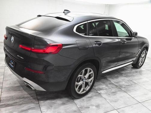 2022 BMW X4 xDrive30i