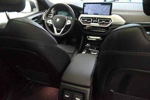 2025 BMW X4 xDrive30i