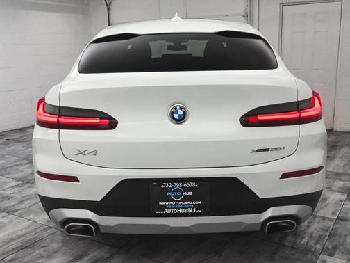 2025 BMW X4 xDrive30i