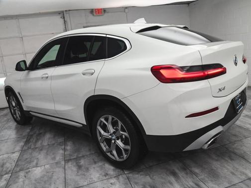 2025 BMW X4 xDrive30i