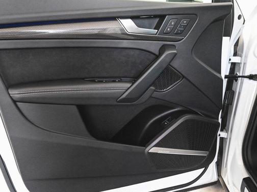 2025 Audi SQ5 3.0T Premium Plus