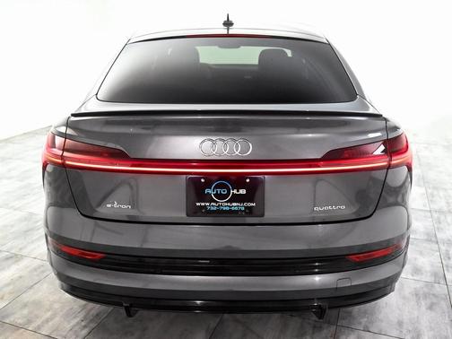 2021 Audi e-tron Prestige