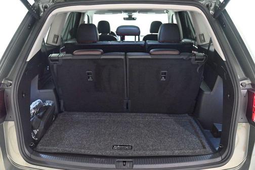 2024 Volkswagen Atlas 2.0T Peak Edition SEL