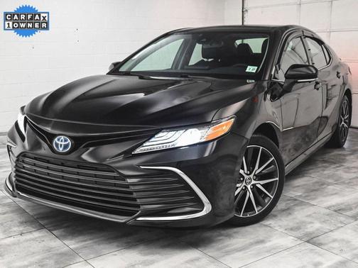 2022 Toyota Camry Hybrid XLE