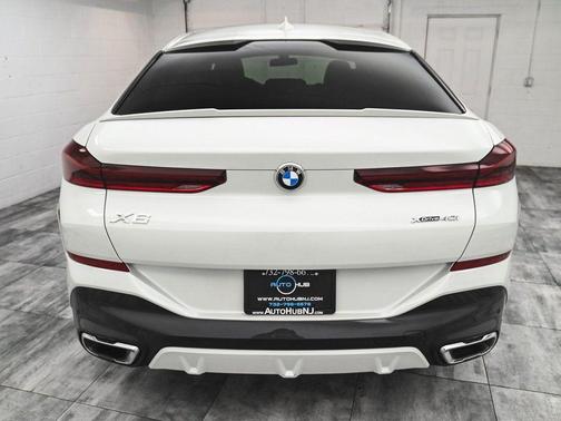 2023 BMW X6 xDrive40i
