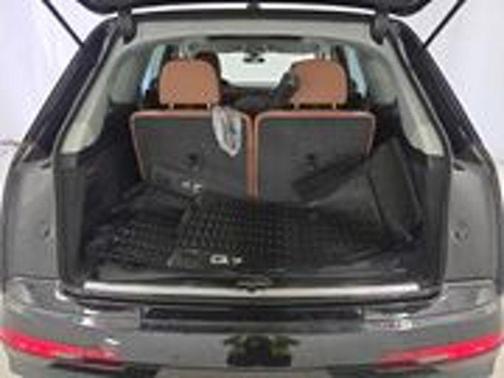 2022 Audi Q7 55 Premium Plus