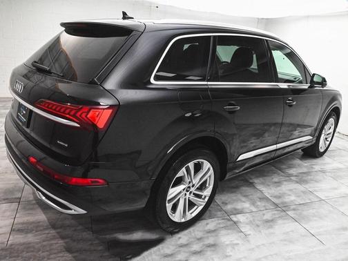 2022 Audi Q7 55 Premium Plus