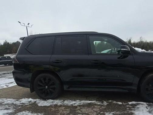 2021 Lexus LX 570 Three-Row
